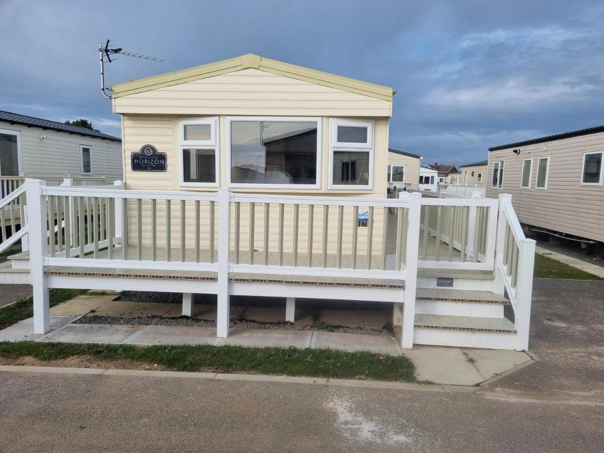 8 Berth Caravan Pg30 *